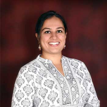 Mrinali-yoga-teacher-aayana
